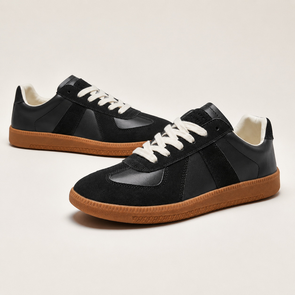 Men's Casual Lace-Up Sneakers Lightweight Everyday Stylish Versatile