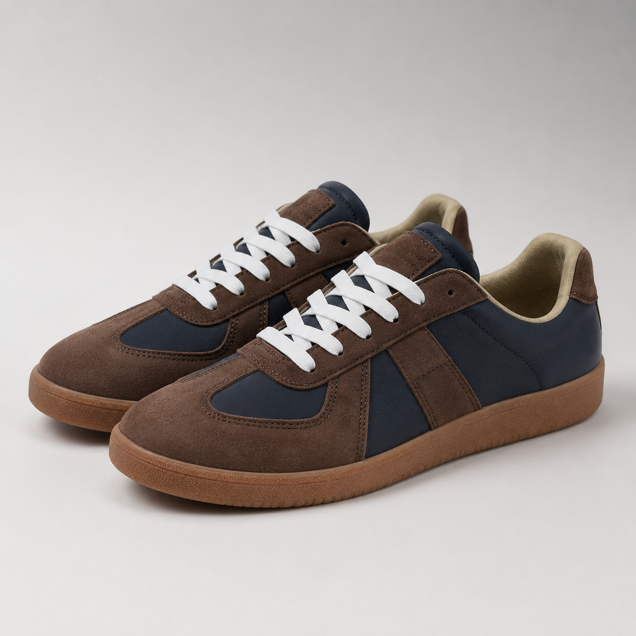 Men's Casual Lace-Up Sneakers Lightweight Everyday Stylish Versatile