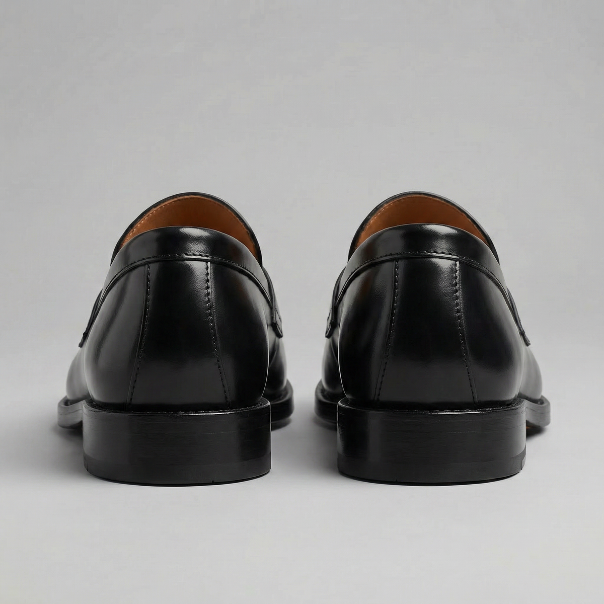 Men's Classic Loafers Slip-On Round Toe Moccasin Casual Smart-Casual Office Everyday Formal Leather Look Alden