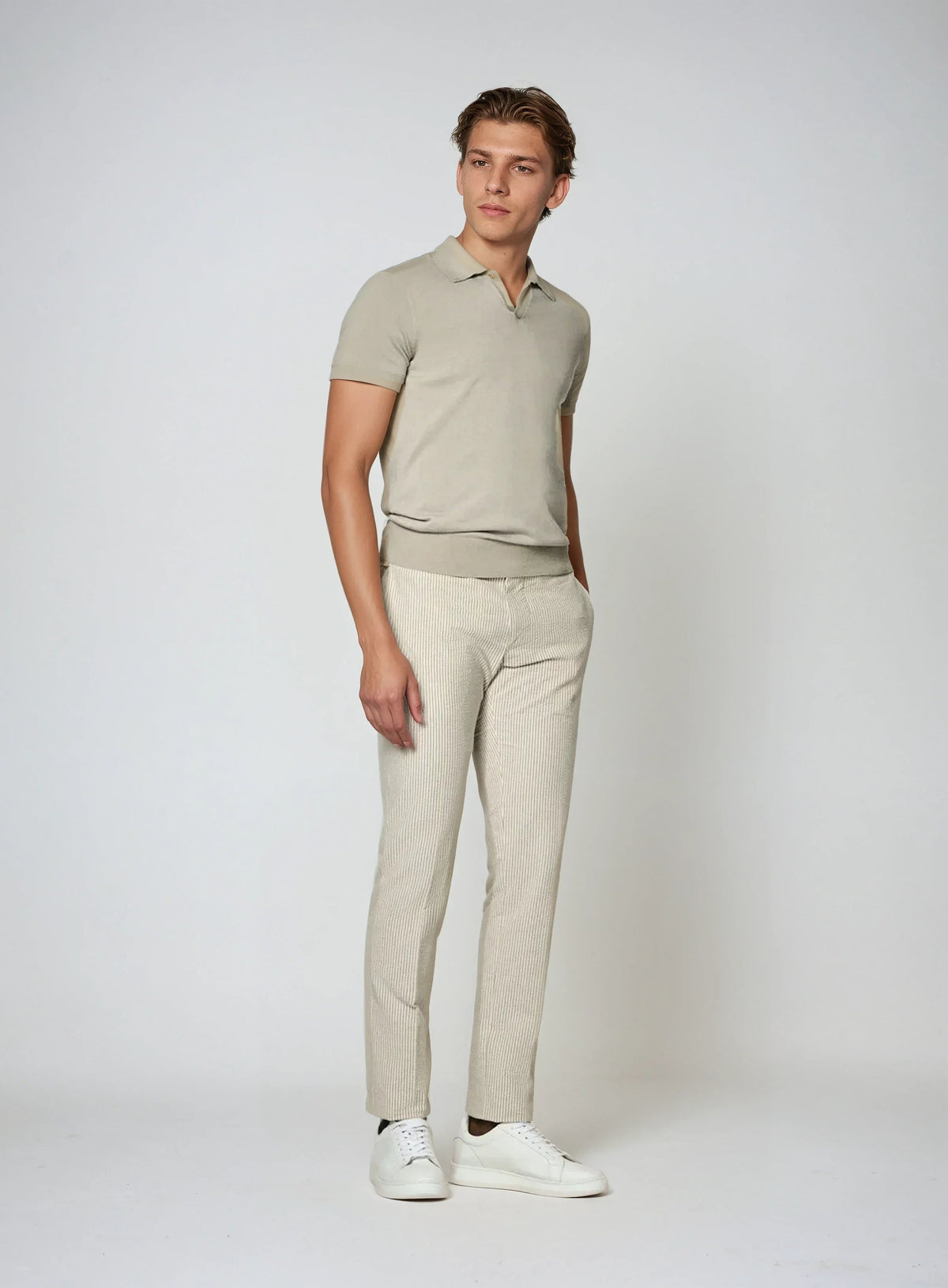 Men's Casual Polo Shirt Short-Sleeve Collared Buttonless Everyday Wear