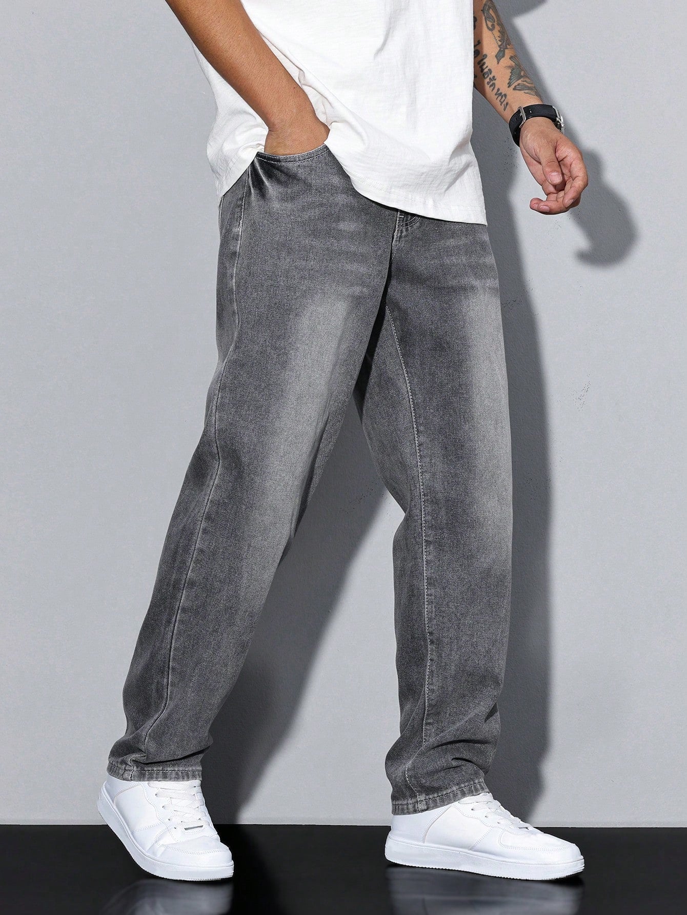Men's Casual Straight Fit Jeans Versatile Everyday Wear Stylish Comfort
